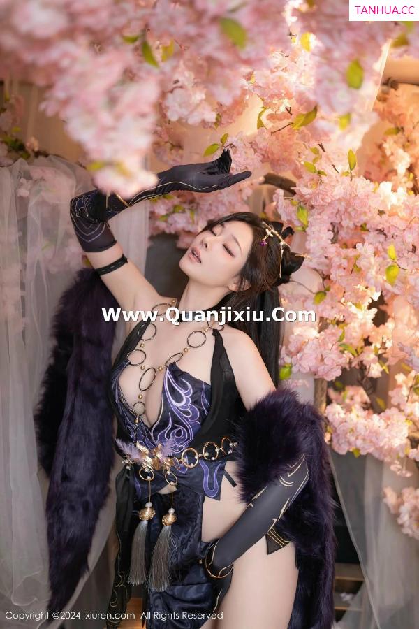 逗逗DouDou  [XiuRen]高清写真图 2024.03.14 No.8232 小逗逗 美腿性感第7张图片